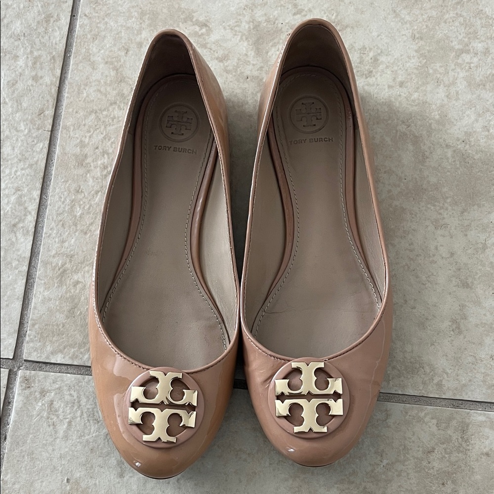 Tory Burch Claire Nude Patent Flats with Gold Logo